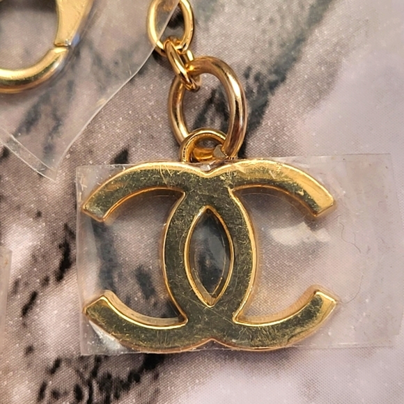 Chanel Gold bag charm EUC - Picture 7 of 15